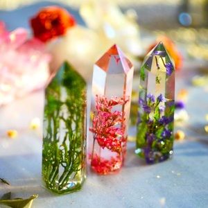 🌸💎Handmade crystals with real flowers inside💎🌸
